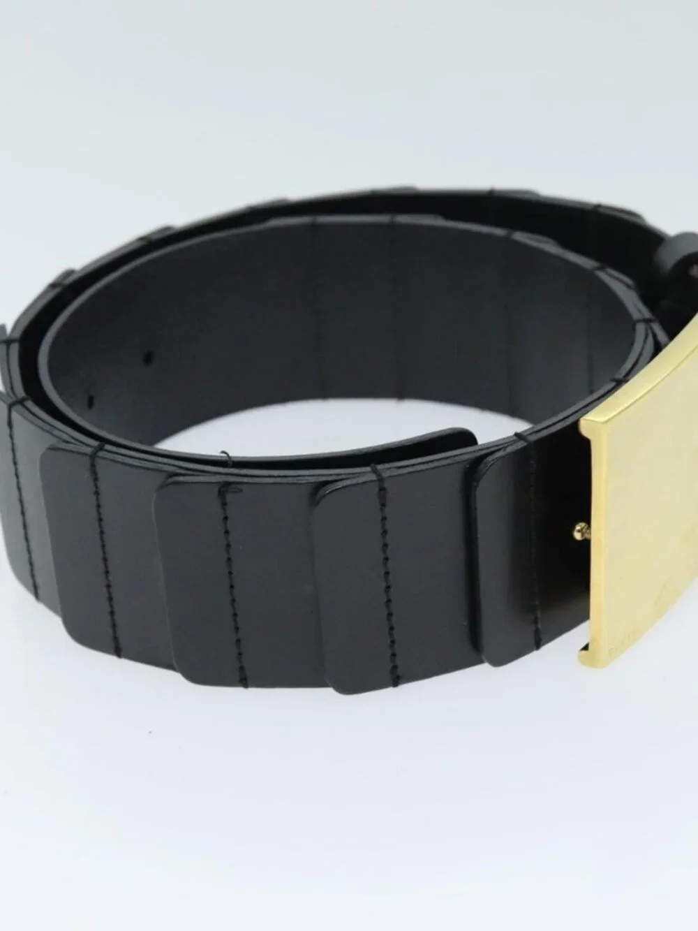 Gucci brand	gucci color	black